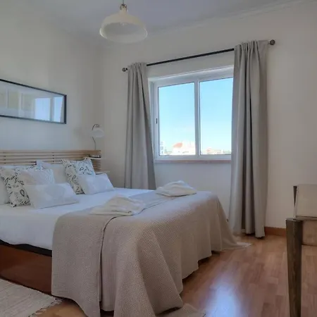 Apartamento Sunny Monte Estoril - Perfect For 4, Near Beach Estoril