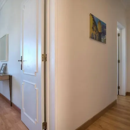 Sunny Monte Estoril - Perfect For 4, Near Beach